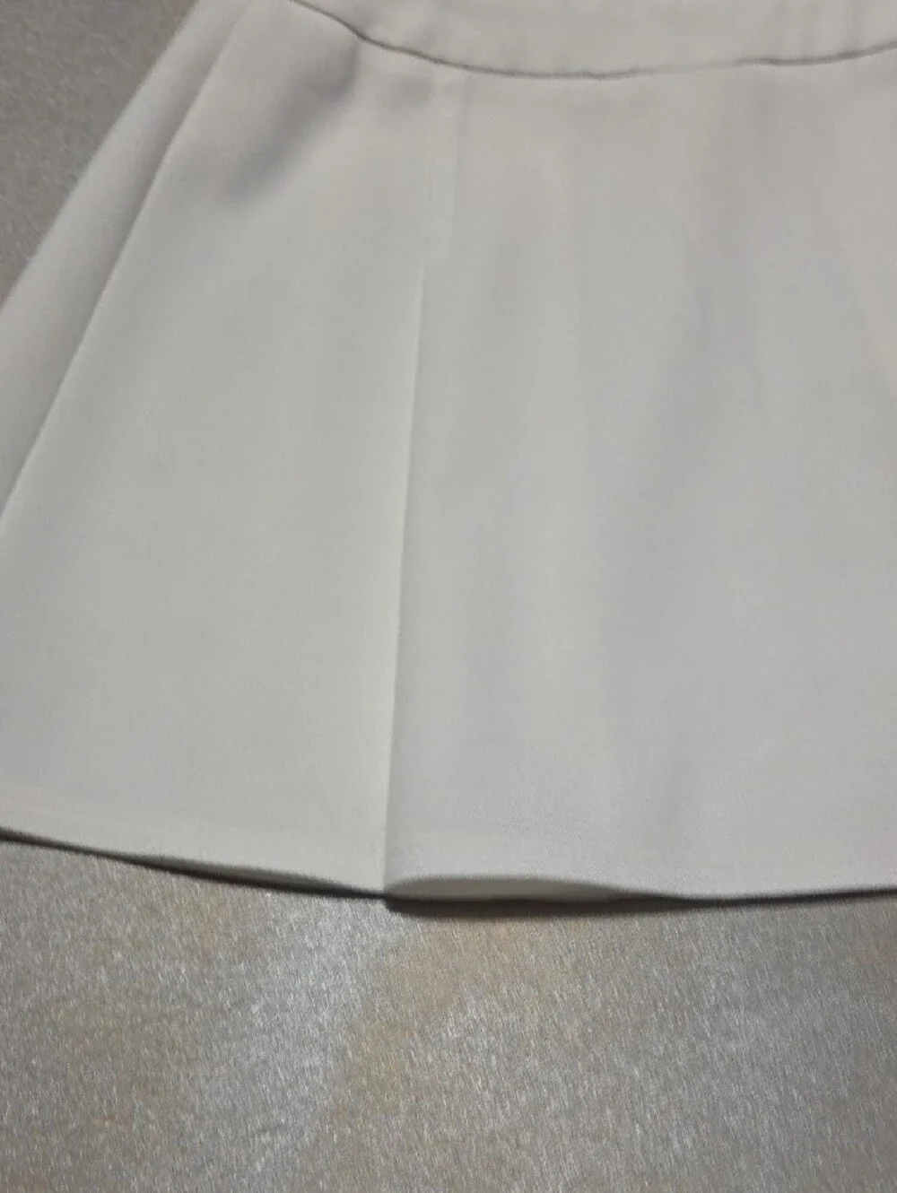 Head White Circle Skater Skirt with Metal Clip VINTAGE